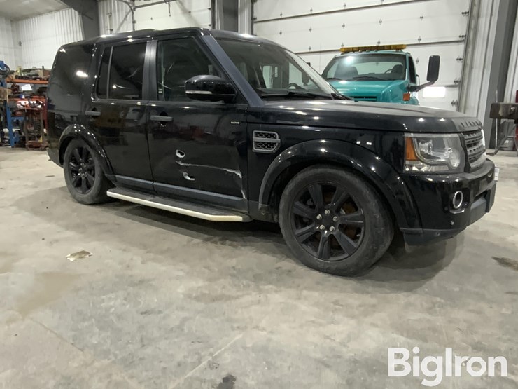 2016-land-rover-lr4-image-3