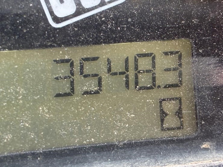 2014-jcb-telescopic-reach-lift-image-18