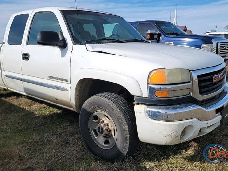 2003-gmc-2500hd-image-1