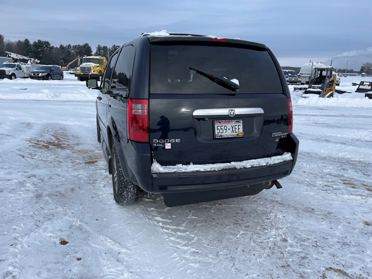 2010-dodge-grand-caravan-image-12