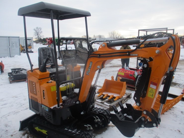 #6597-•-future-ft15-mini-excavator-13.5hp-gas-engine,-rubber-track,16in-digging-bucket,-hydraulic-plumbing,-bulldozer-blade,-manual-thumb-image-1