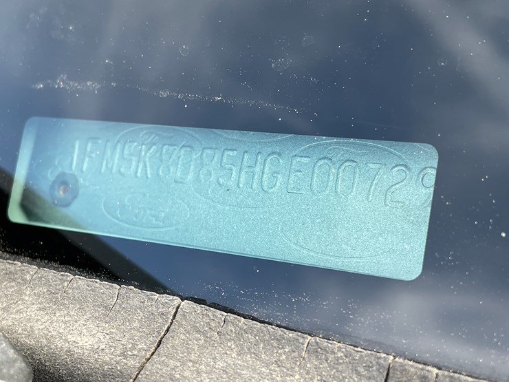 2017-ford-explorer-image-131