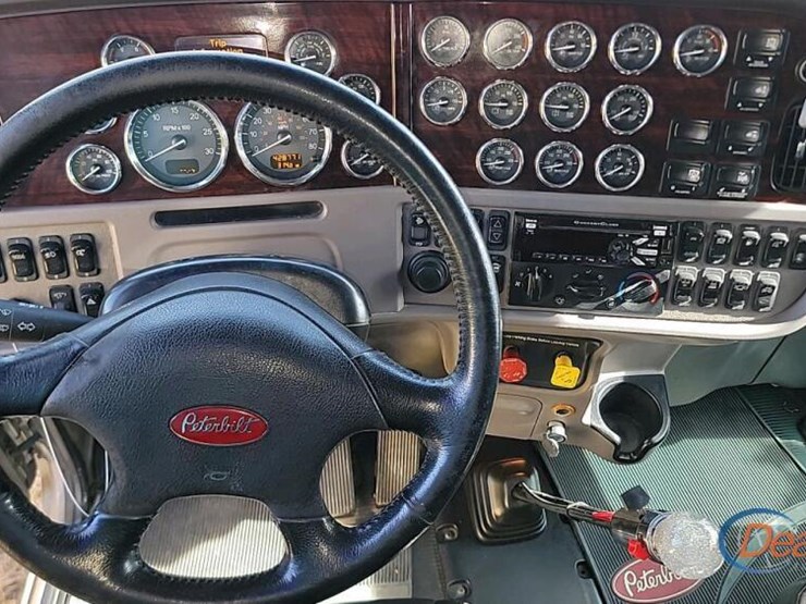 2021-peterbilt-389-image-20
