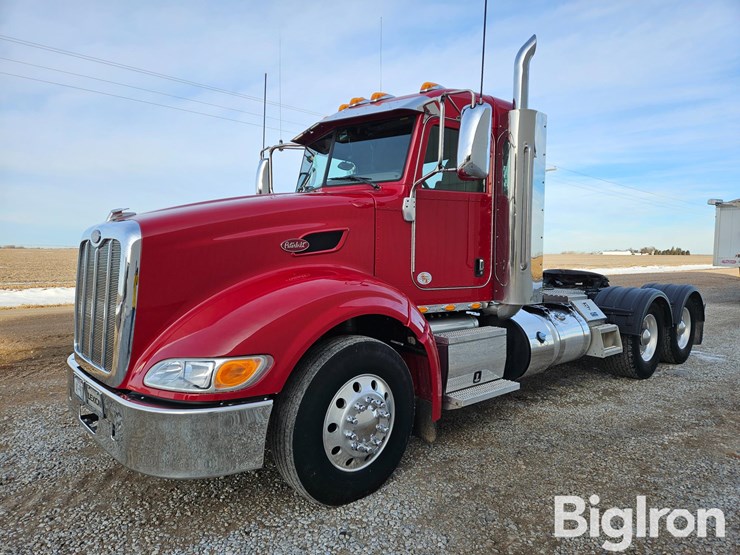 2013-peterbilt-386-image-1