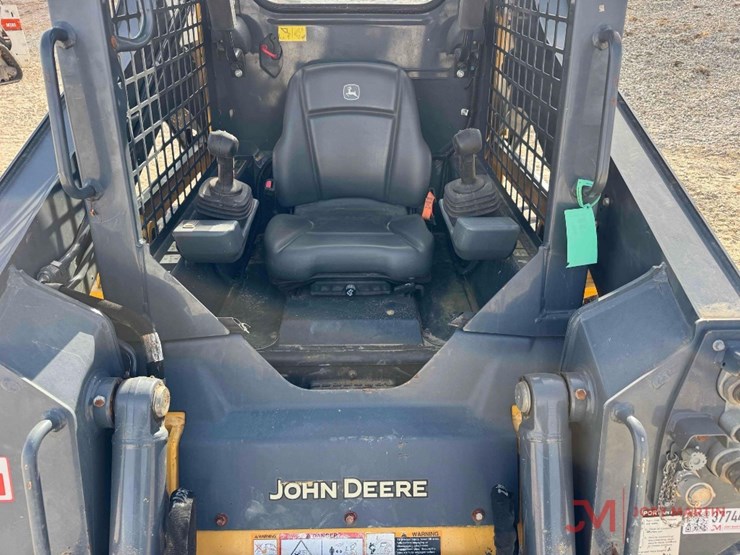 2022-deere-317g-image-15