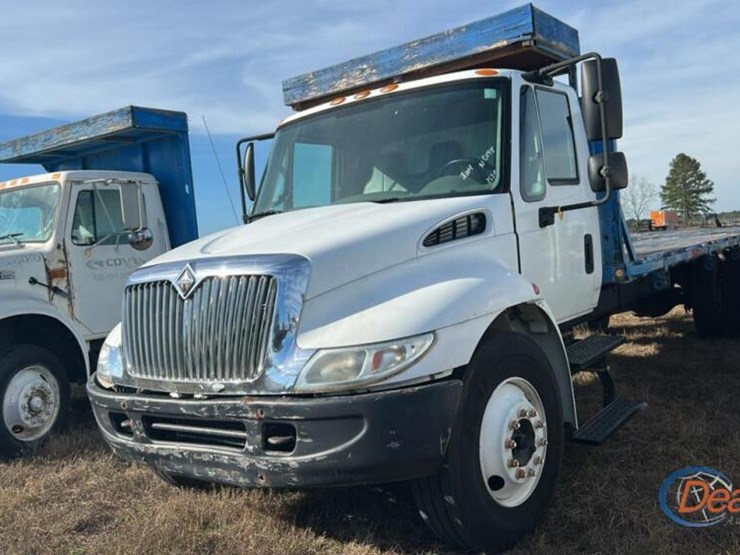2004-international-durastar-4300-image-4