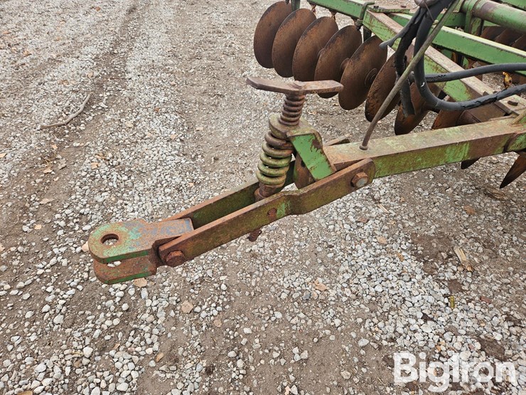 john-deere-bw-image-10