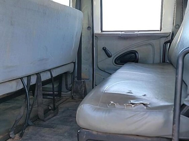 2006-international-durastar-4300-image-14