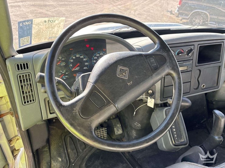 2005-international-durastar-4300-image-19