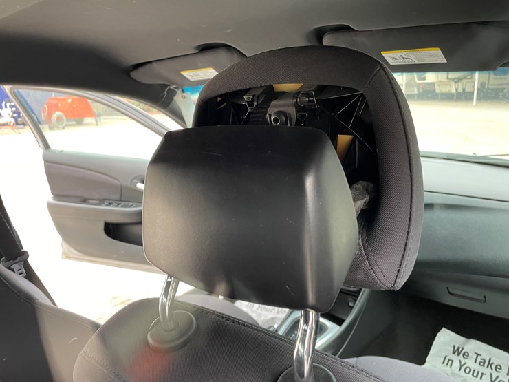 #111-•-2013-chrysler-200-(nm-title)-image-36