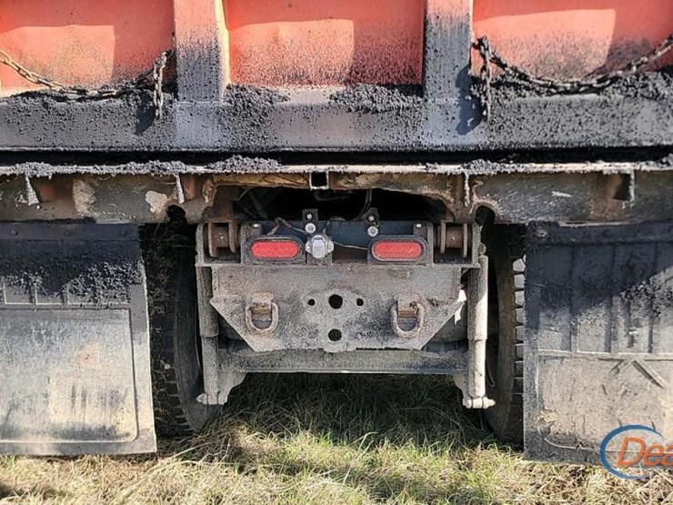 2016-peterbilt-579-image-10