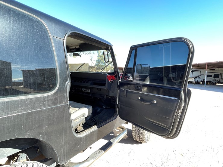 1995-jeep-wrangler-image-73