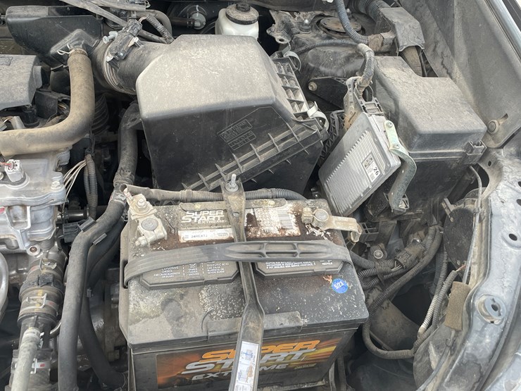 2013-toyota-rav4-image-30