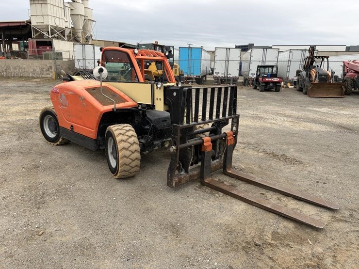 2015-jlg-g5-18a-image-2