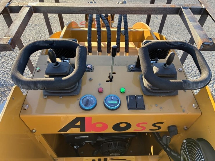 2025-aboss-gh350-skid-steertrack-loader-image-10