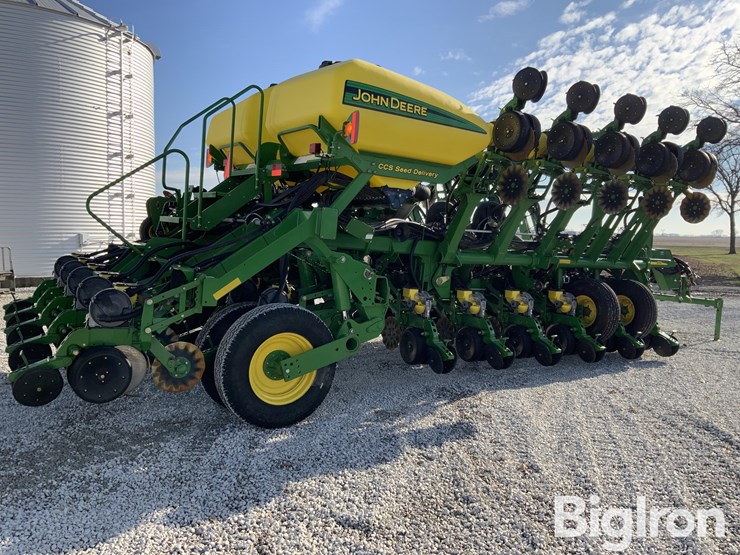 2010-john-deere-1790-ccs-image-5