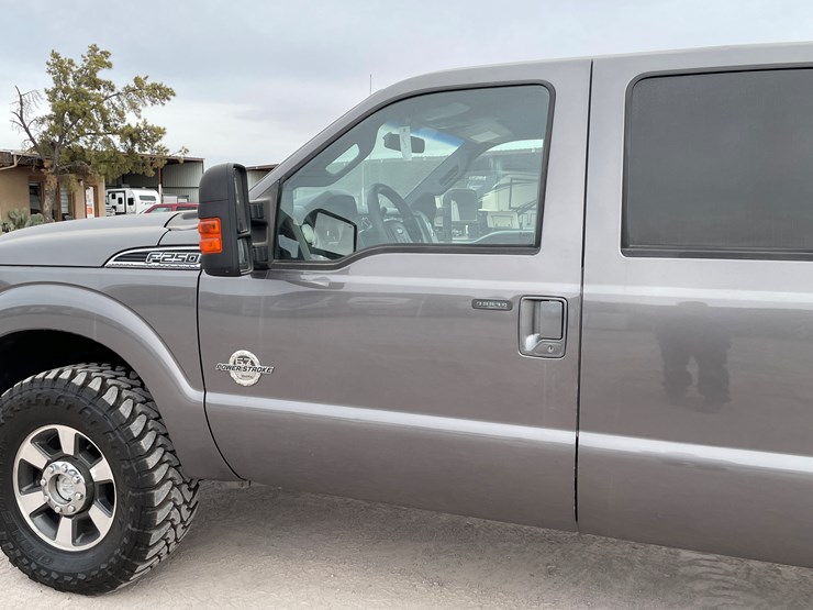 2011-ford-f250-lariat-image-17