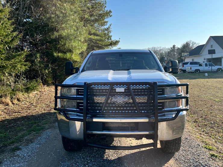 2015-chevrolet-2500-image-2