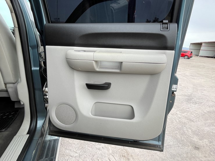 2011-chevrolet-silverado-2500hd-lt-image-99