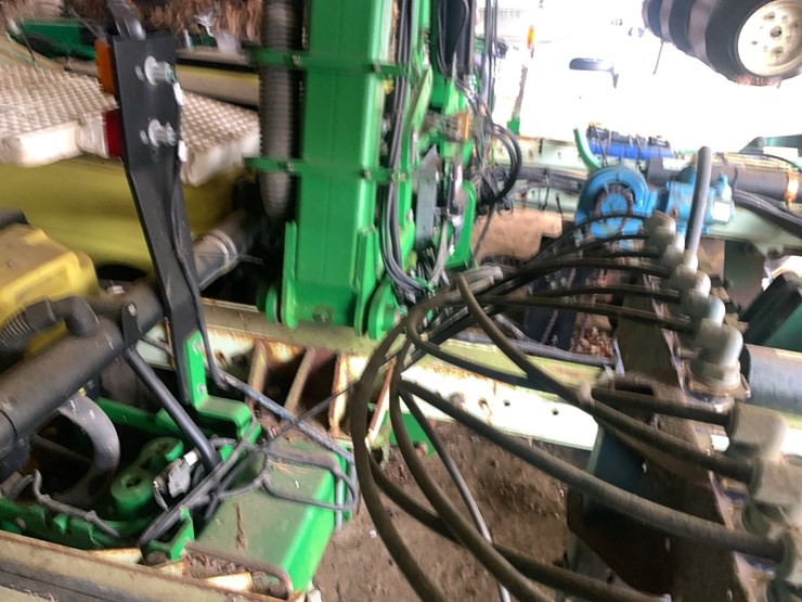 john-deere-1725-image-24