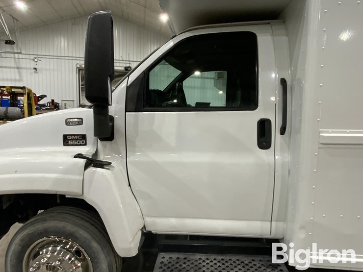 2009-gmc-topkick-image-14