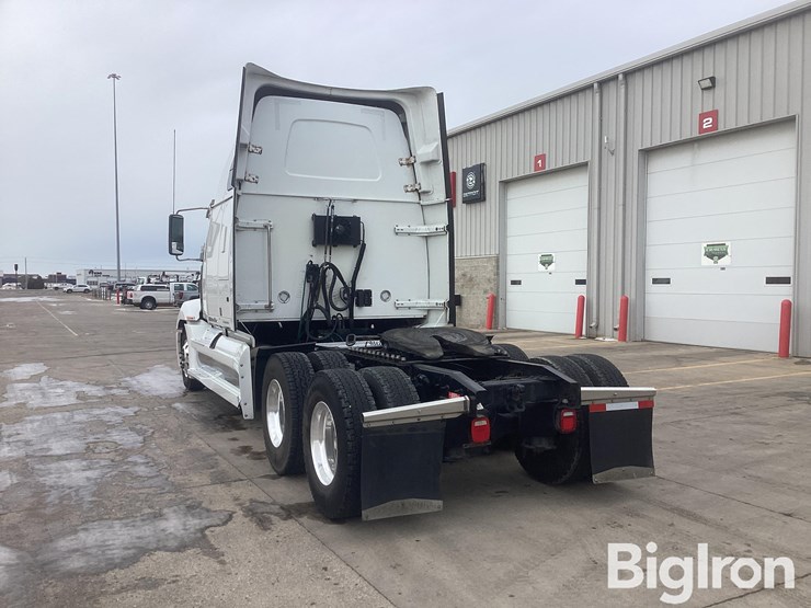 2022-western-star-5700xe-image-7