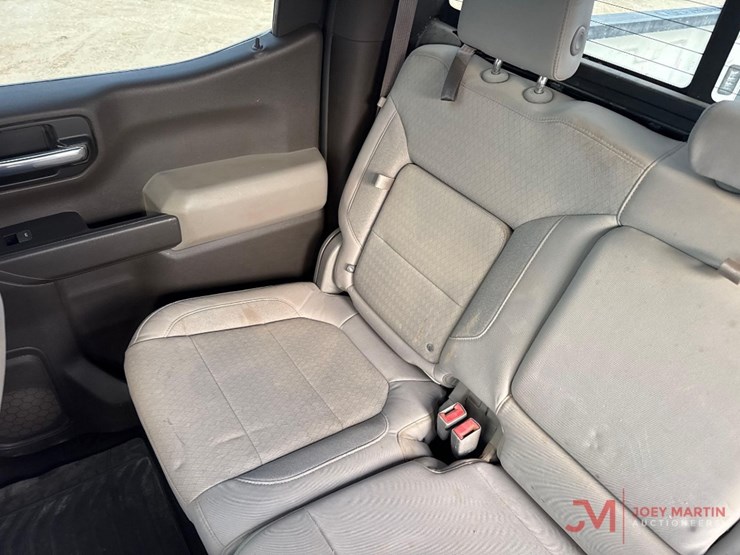 2020-chevrolet-1500-image-17