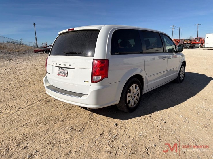 2016-dodge-grand-caravan-image-3