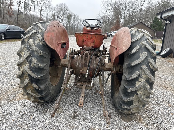 massey-ferguson-165-image-8