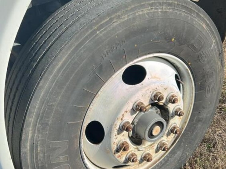 1998-international-4700-image-7