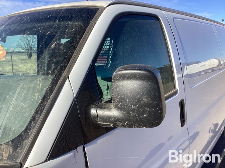 2017-gmc-2500-image-12