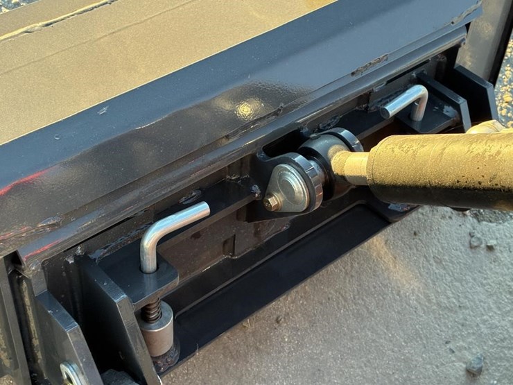 2025-aboss-gh350-skid-steertrack-loader-image-6