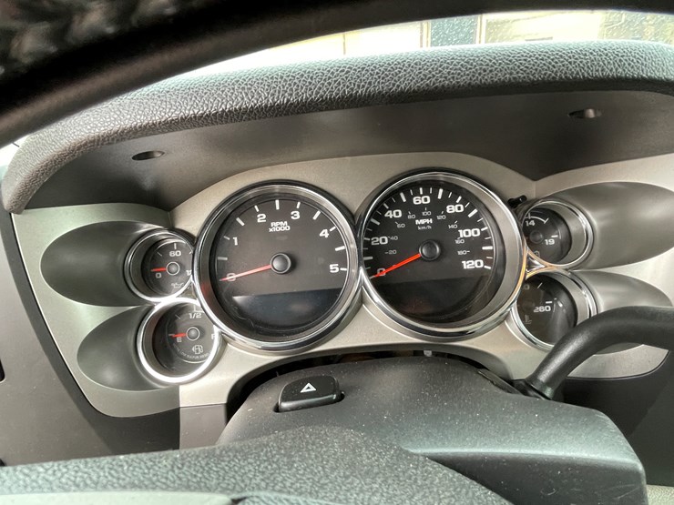 2011-chevrolet-silverado-2500hd-lt-image-66