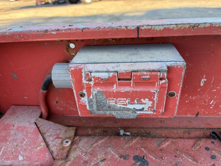 2004-skyjack-sjiii4632-image-13