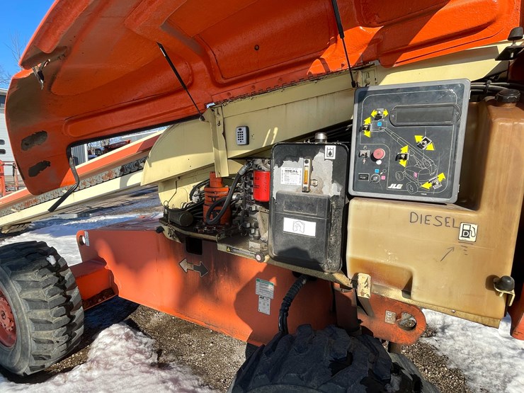 2002-jlg-600s-image-39