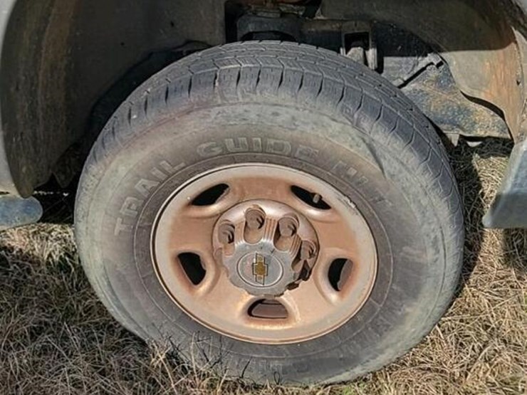 2001-chevrolet-2500hd-image-3