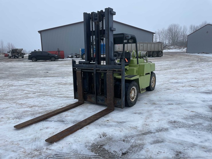 #112-•-clark-lp-forklift-(denmark,-wi)-image-1