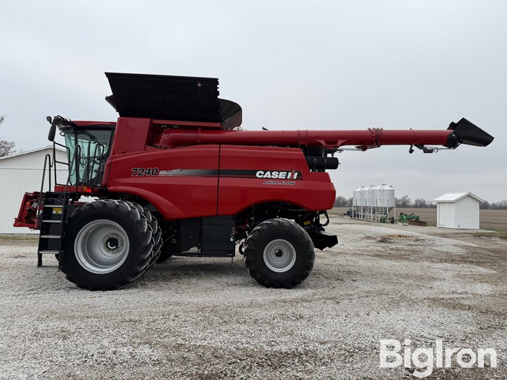 2018-case-ih-7240-image-8