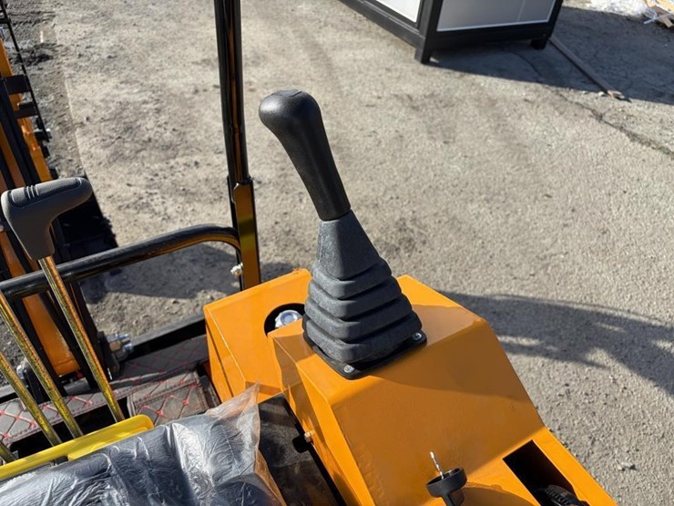 2025-vicsec-vc15-excavator-image-18