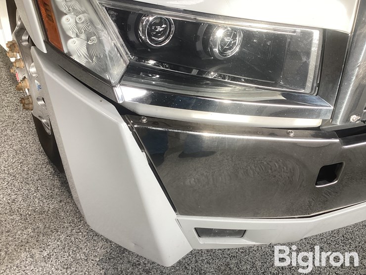 2022-western-star-5700xe-image-15