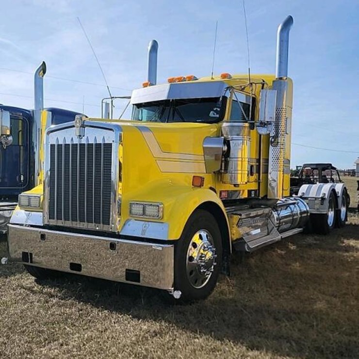 2020 KENWORTH W900