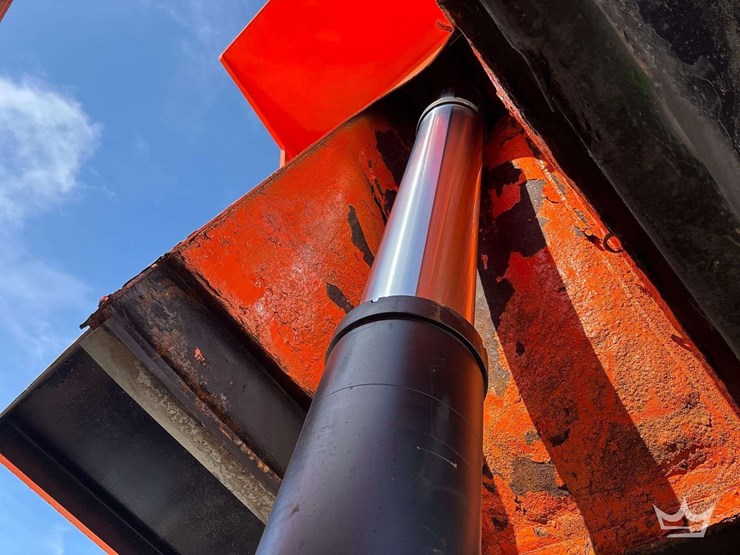 2000-peterbilt-378-image-11