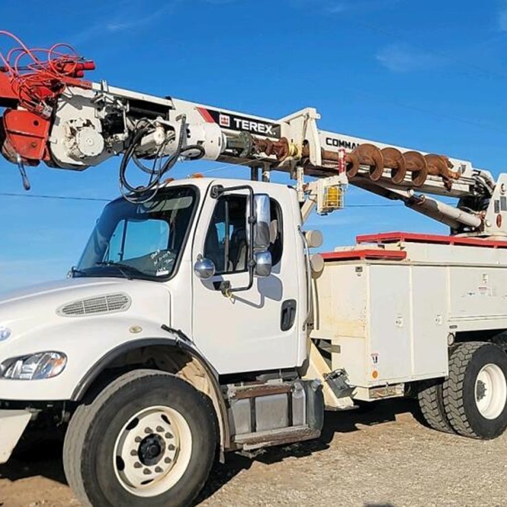 2014 FREIGHTLINER M2 DIGGER DERRICK TRUCK, S/N 1FVHCYDT0EHFS2852: COMMANDER 5050, 135K MI.