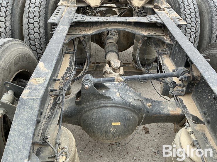 2016-mack-pinnacle-cxu613-image-14