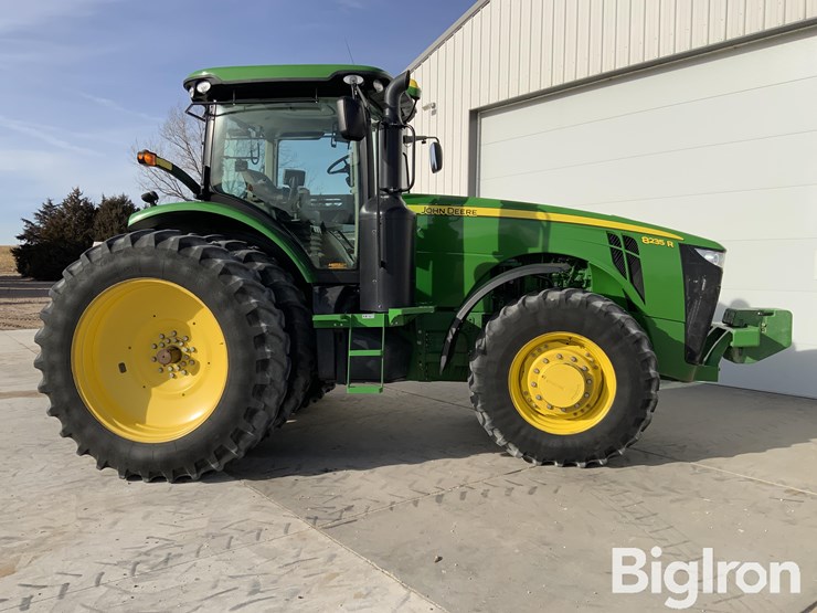 2012-john-deere-8235r-image-4