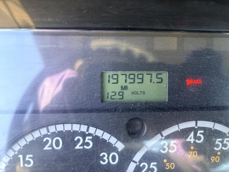 2012-freightliner-m2-semi-truck-tractor-image-12