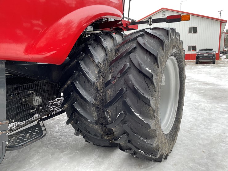 2017-case-ih-7240-image-38