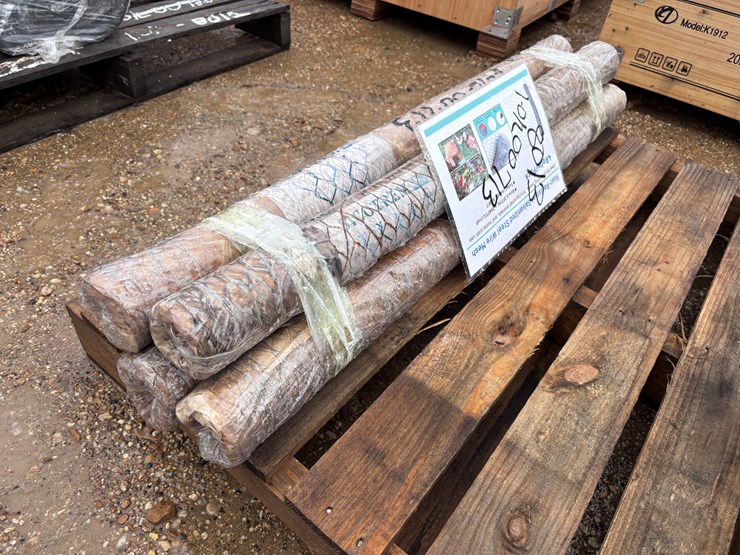 #8013-•-rust-proof-galvanized-iron-wire-mesh-image-1