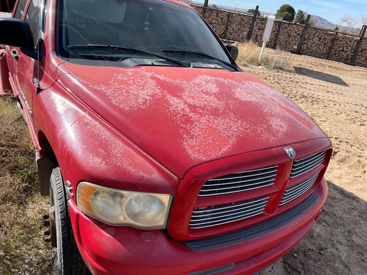 2004-dodge-3500-image-25