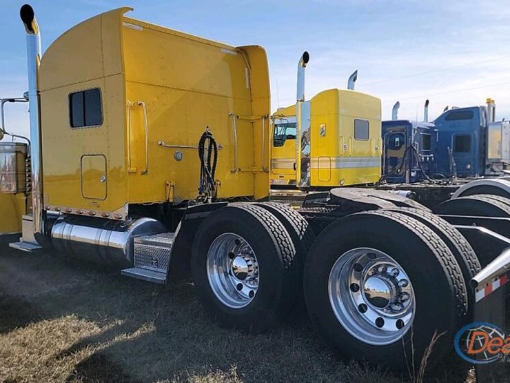 2016-peterbilt-389-image-3